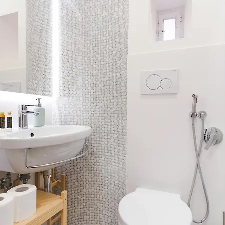 Elegantis Trastevere Modern - Comfort In Charming District דירה רומא