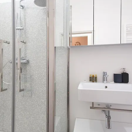 Elegantis Trastevere Modern - Comfort In Charming District *
